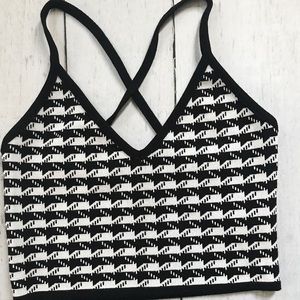 White/Black crop top 💲